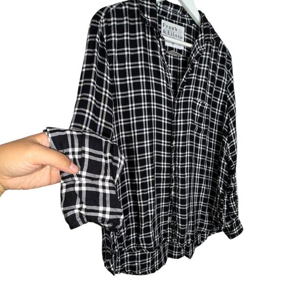 Frank & Eileen Black and White Modal Plaid Button Up Long Sleeve Top Size Medium - Picture 5 of 12